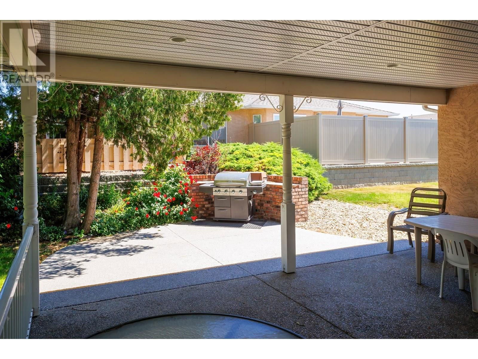 139 - 2250 LOUIE DRIVE Image 46