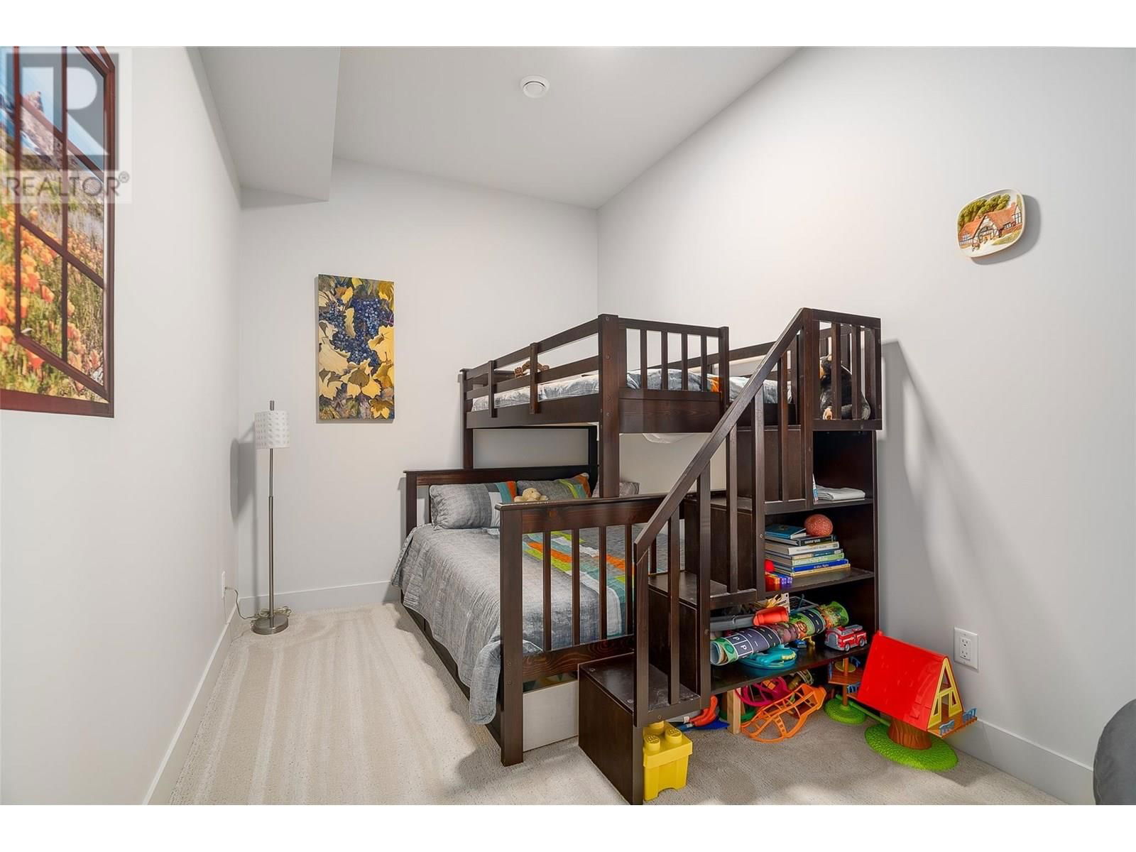 285 DIAMOND WAY Image 30