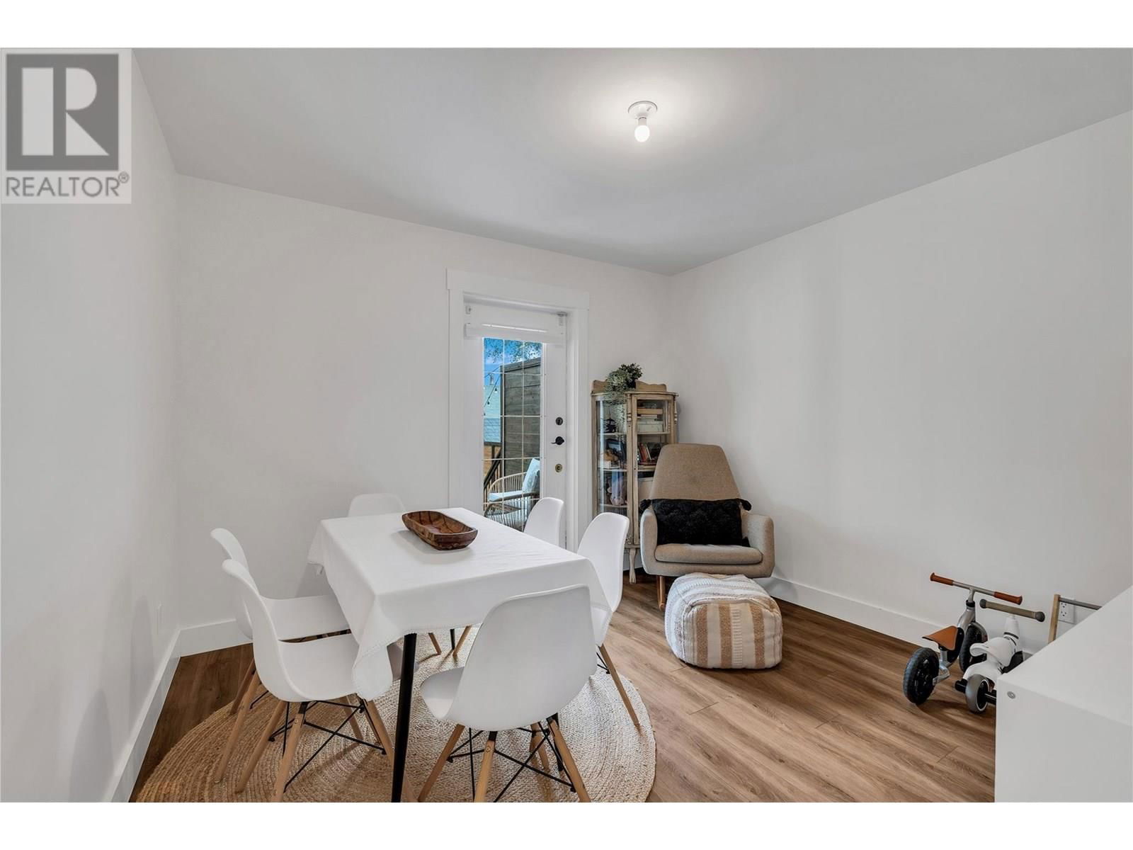 351 ECKHARDT AVENUE EAST Image 13