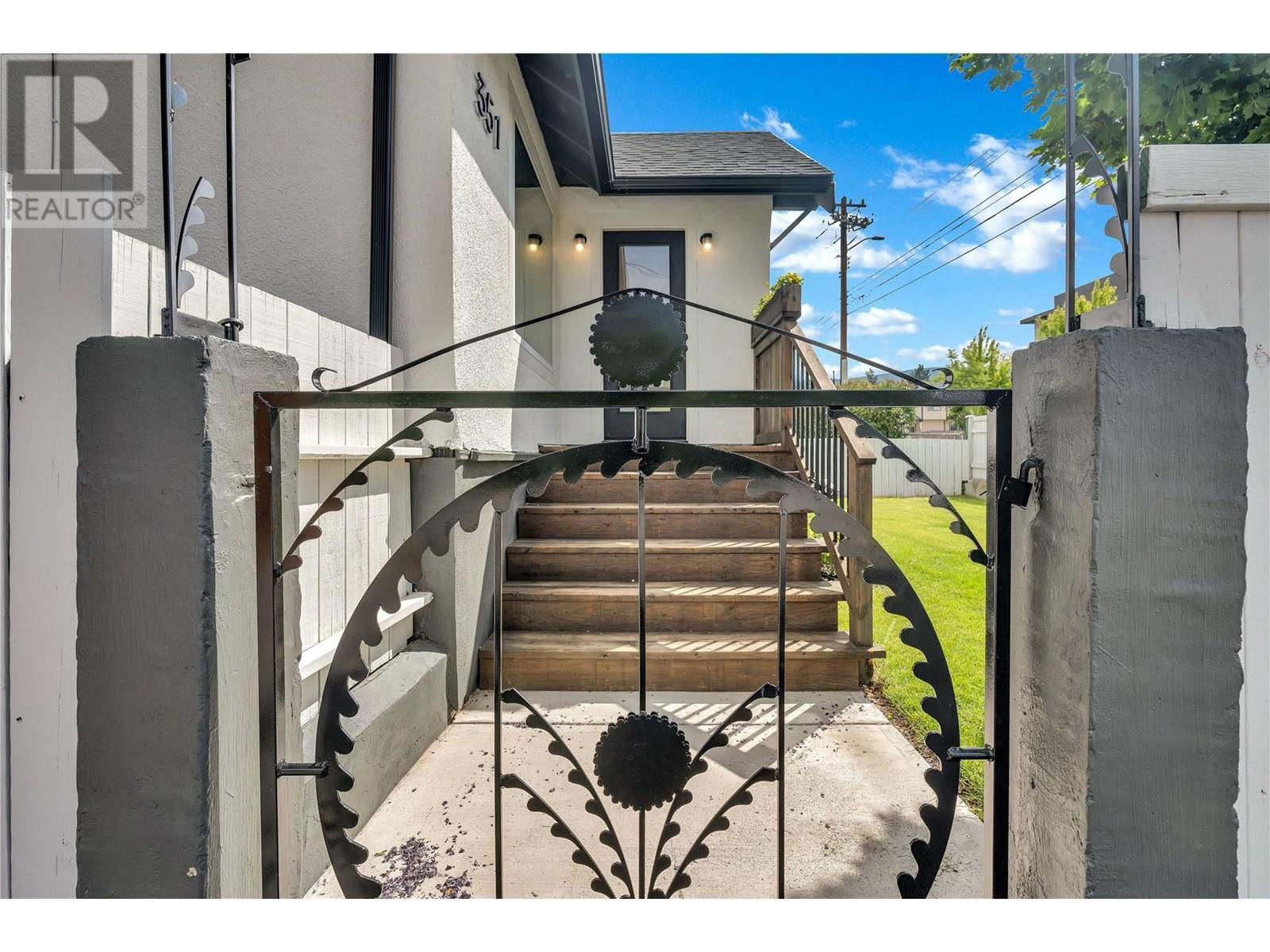 351 ECKHARDT AVENUE EAST Image 4