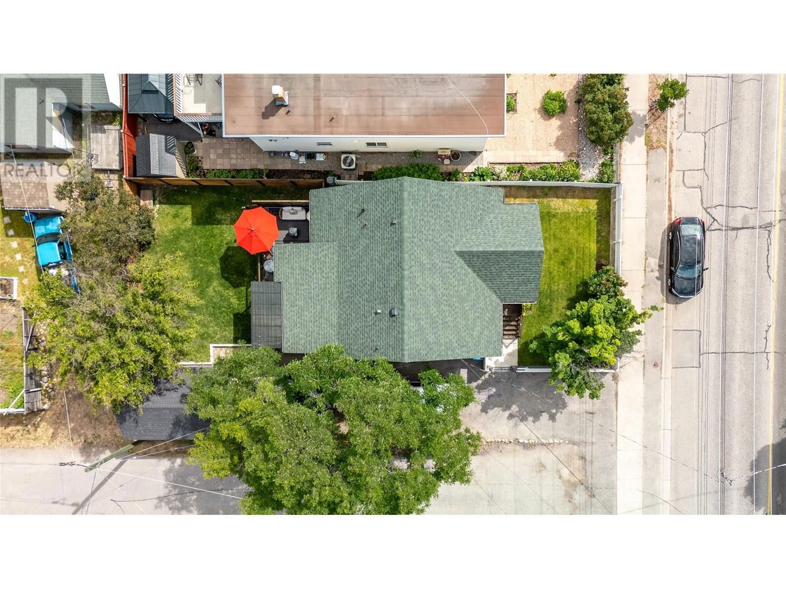 351 ECKHARDT AVENUE EAST Image 40