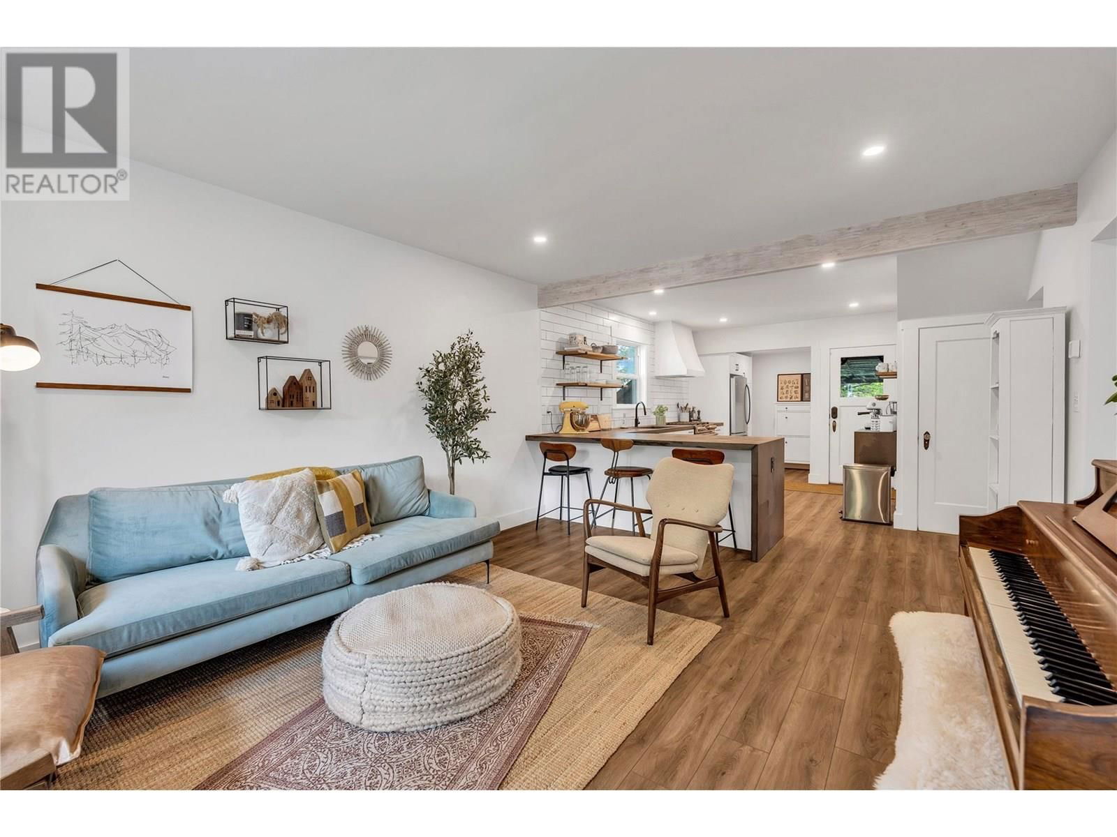 351 ECKHARDT AVENUE EAST Image 7