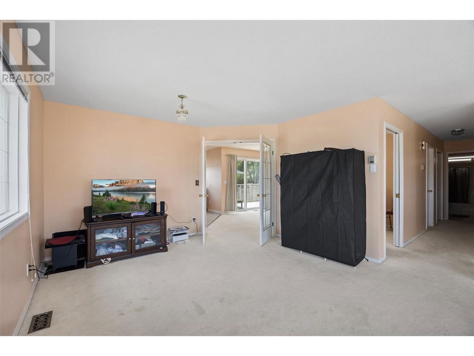 587 MONARCH DRIVE Image 11