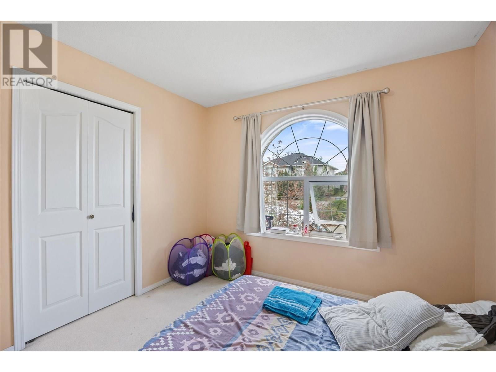 587 MONARCH DRIVE Image 26