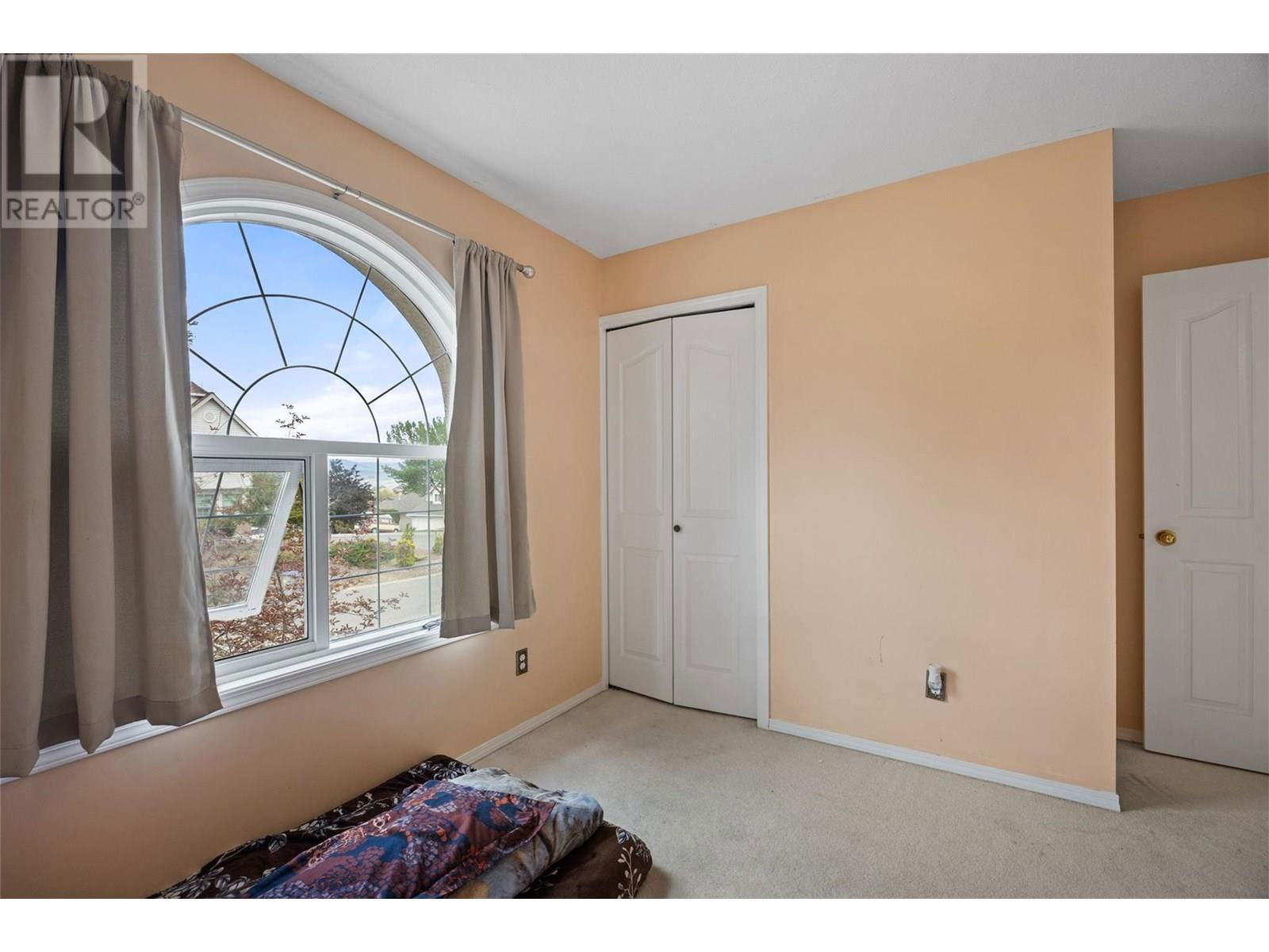587 MONARCH DRIVE Image 29