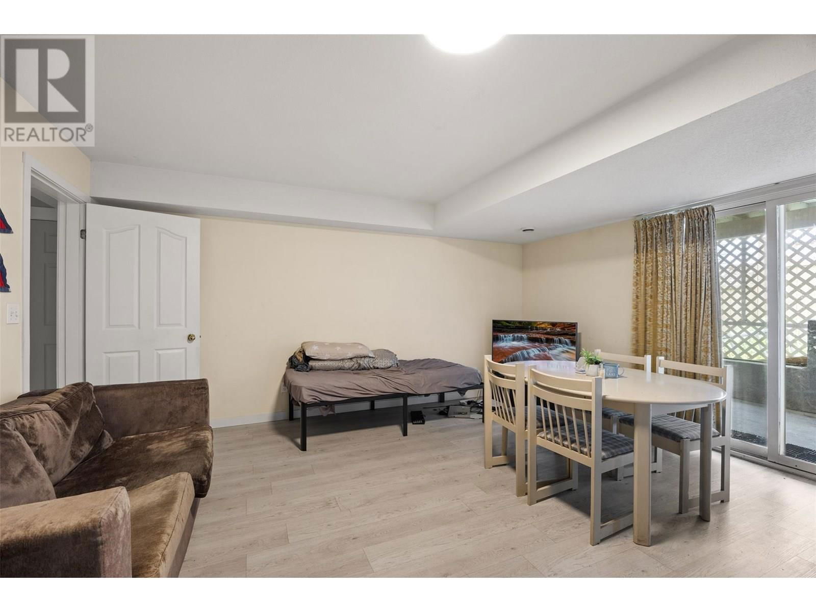 587 MONARCH DRIVE Image 33