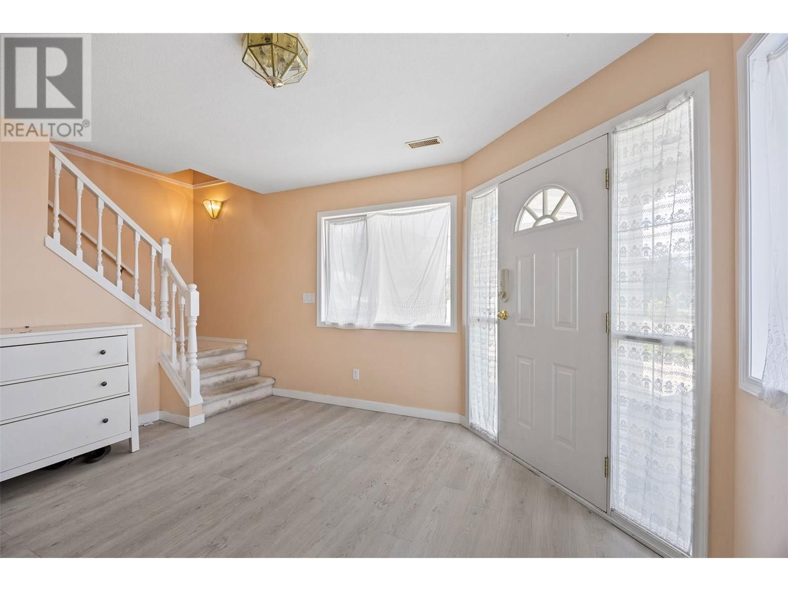 587 MONARCH DRIVE Image 6