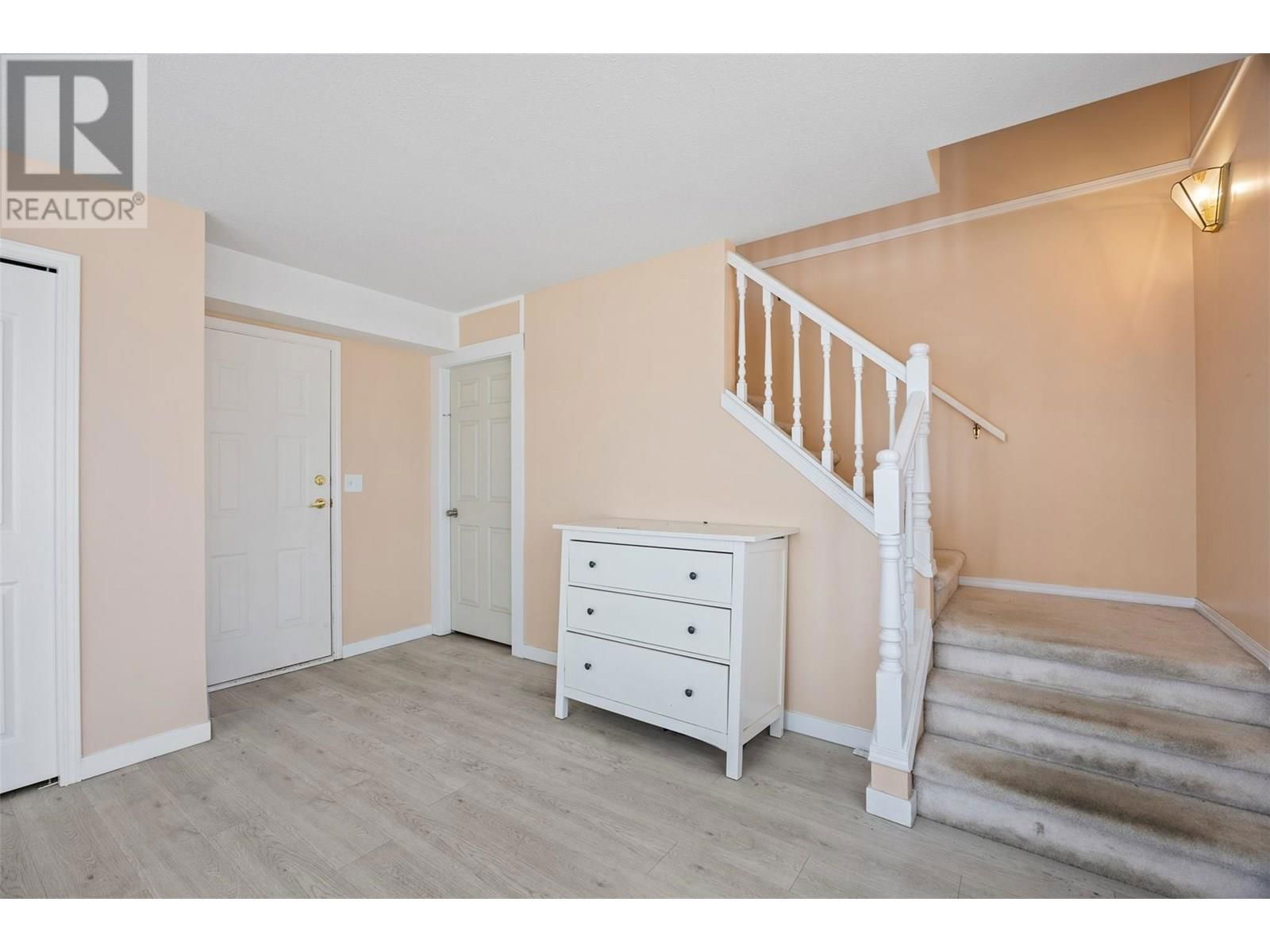 587 MONARCH DRIVE Image 7