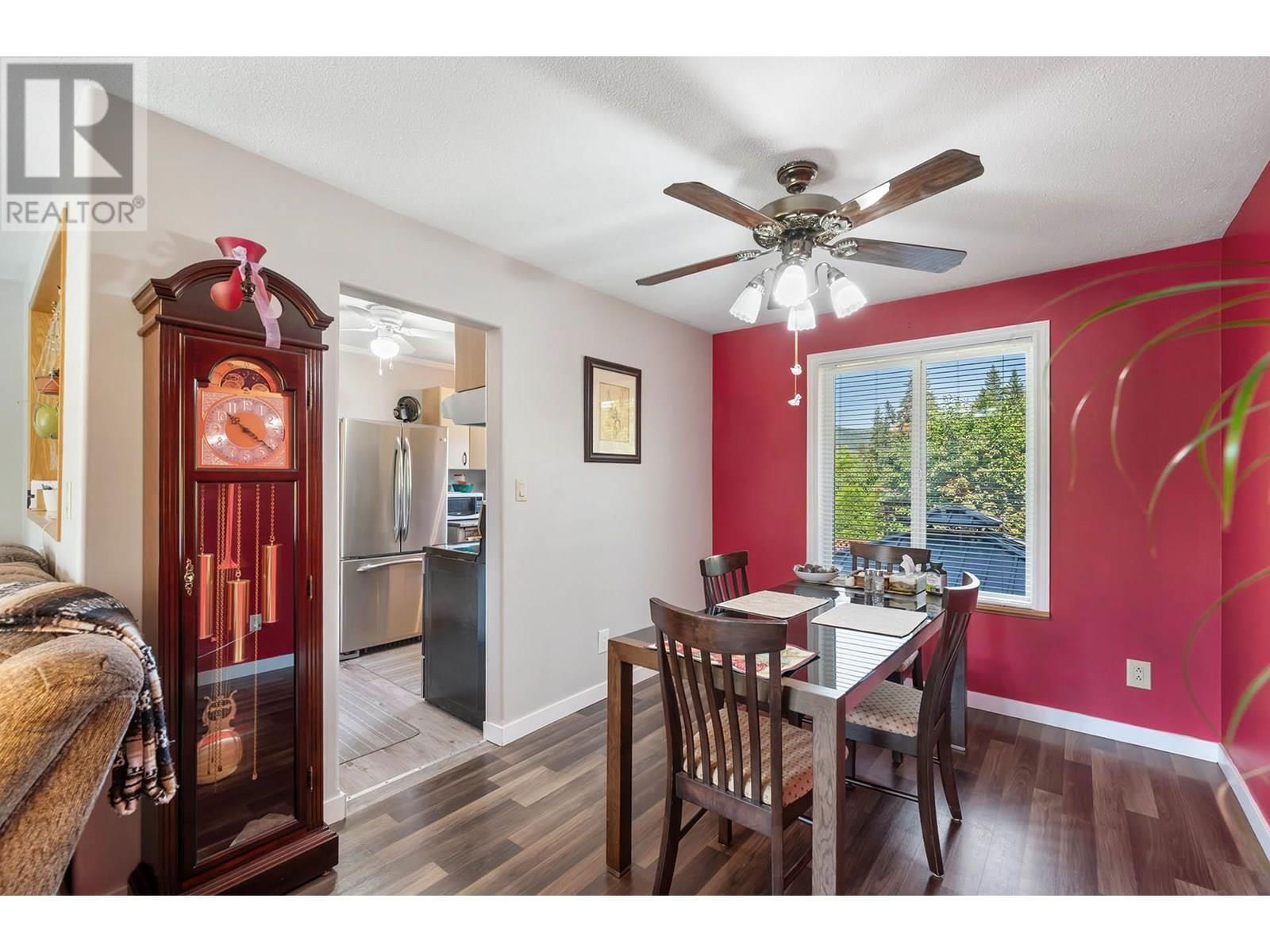 629 BARRIERE LAKES ROAD Image 11