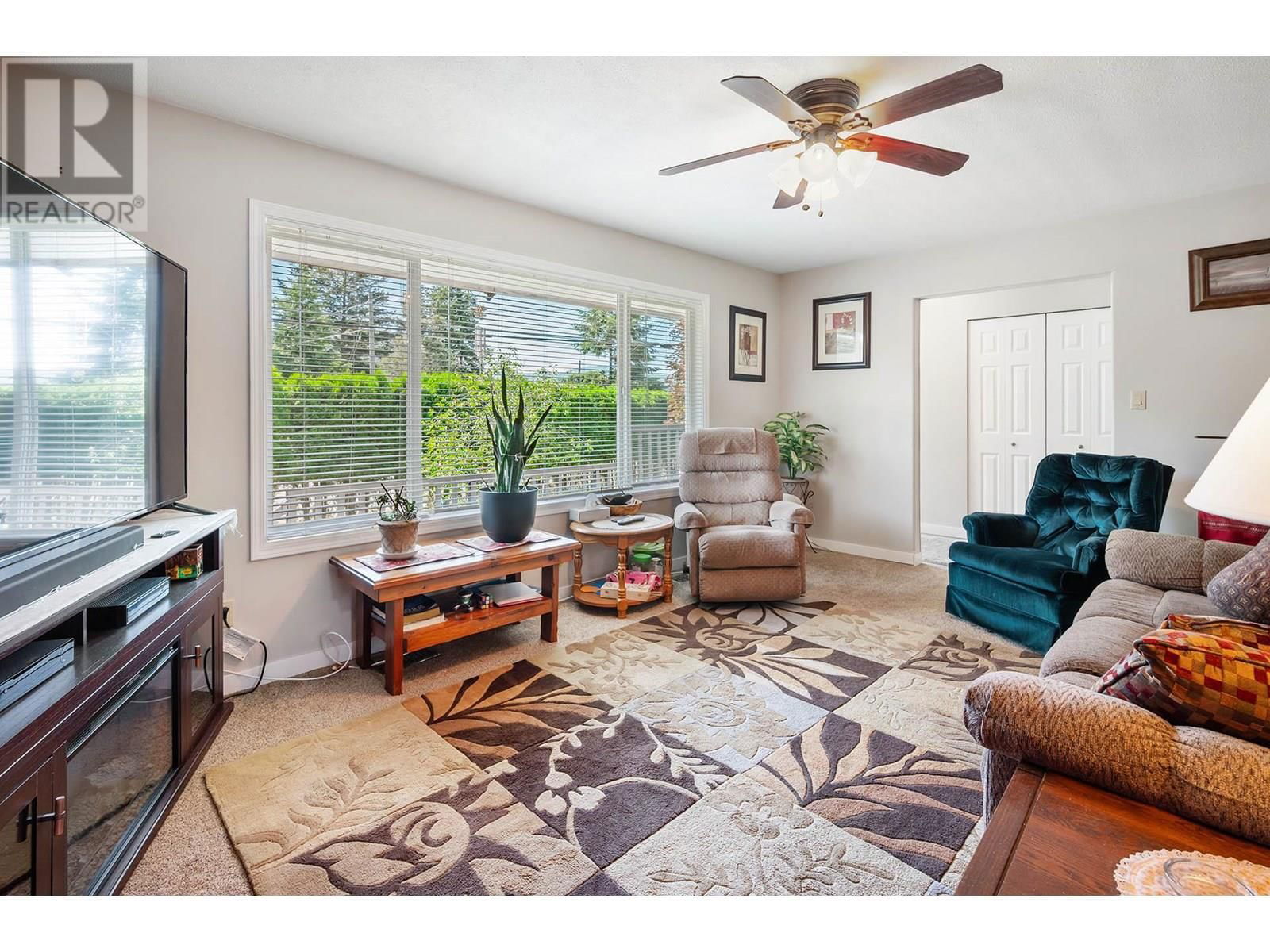 629 BARRIERE LAKES ROAD Image 14