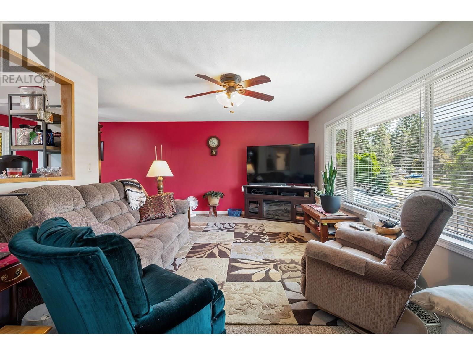 629 BARRIERE LAKES ROAD Image 15