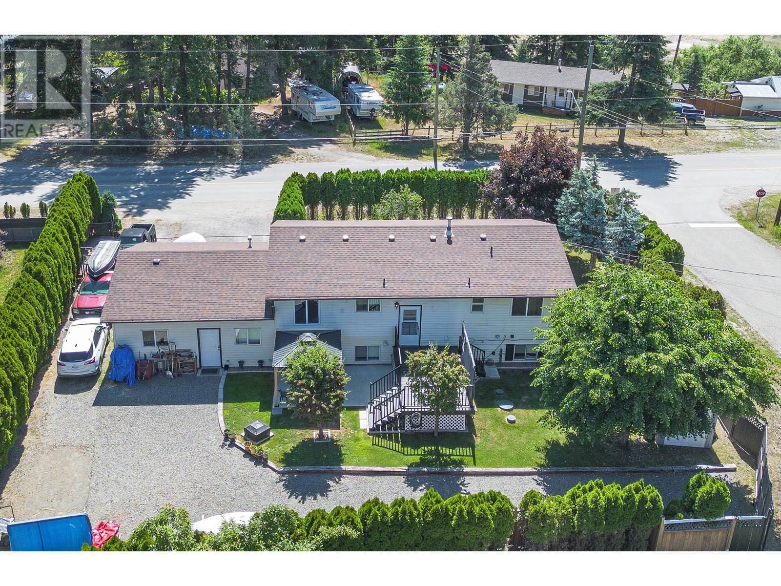 629 BARRIERE LAKES ROAD Image 2
