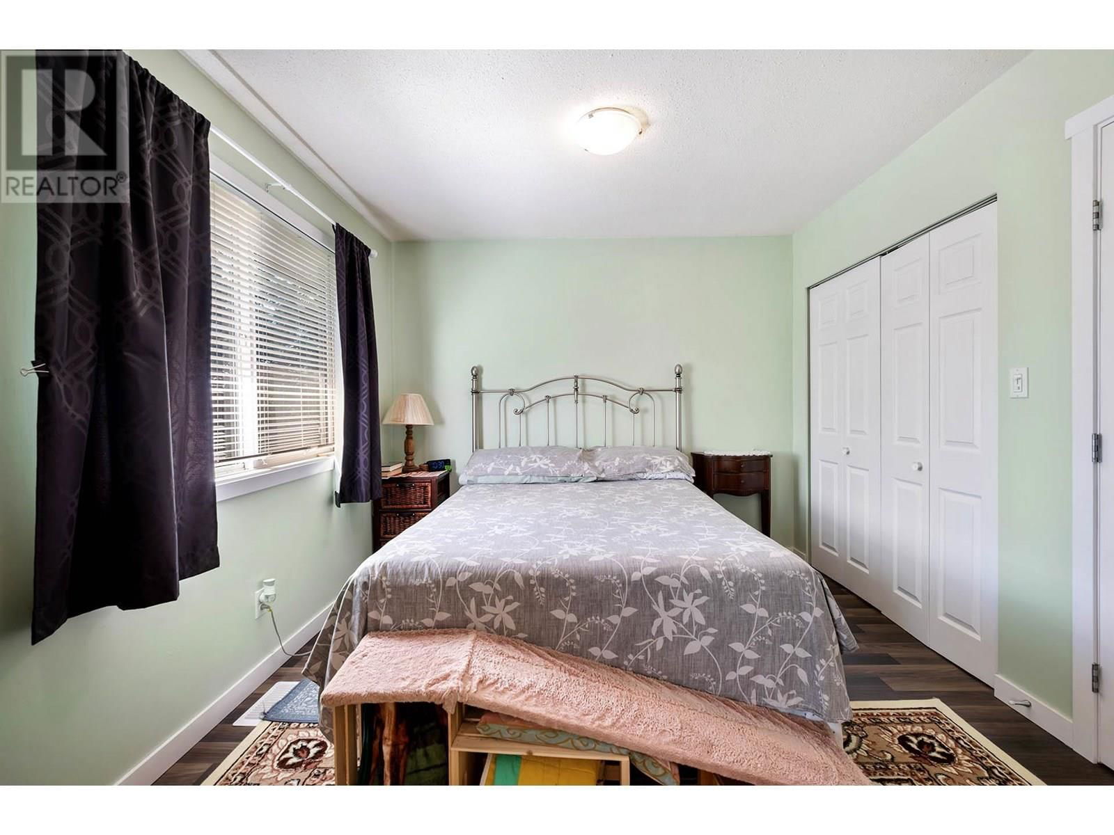 629 BARRIERE LAKES ROAD Image 23