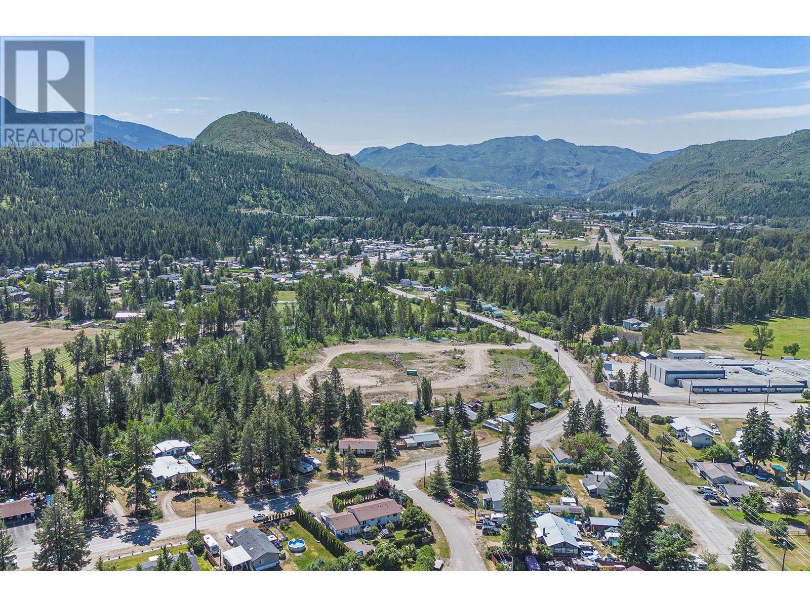 629 BARRIERE LAKES ROAD Image 65