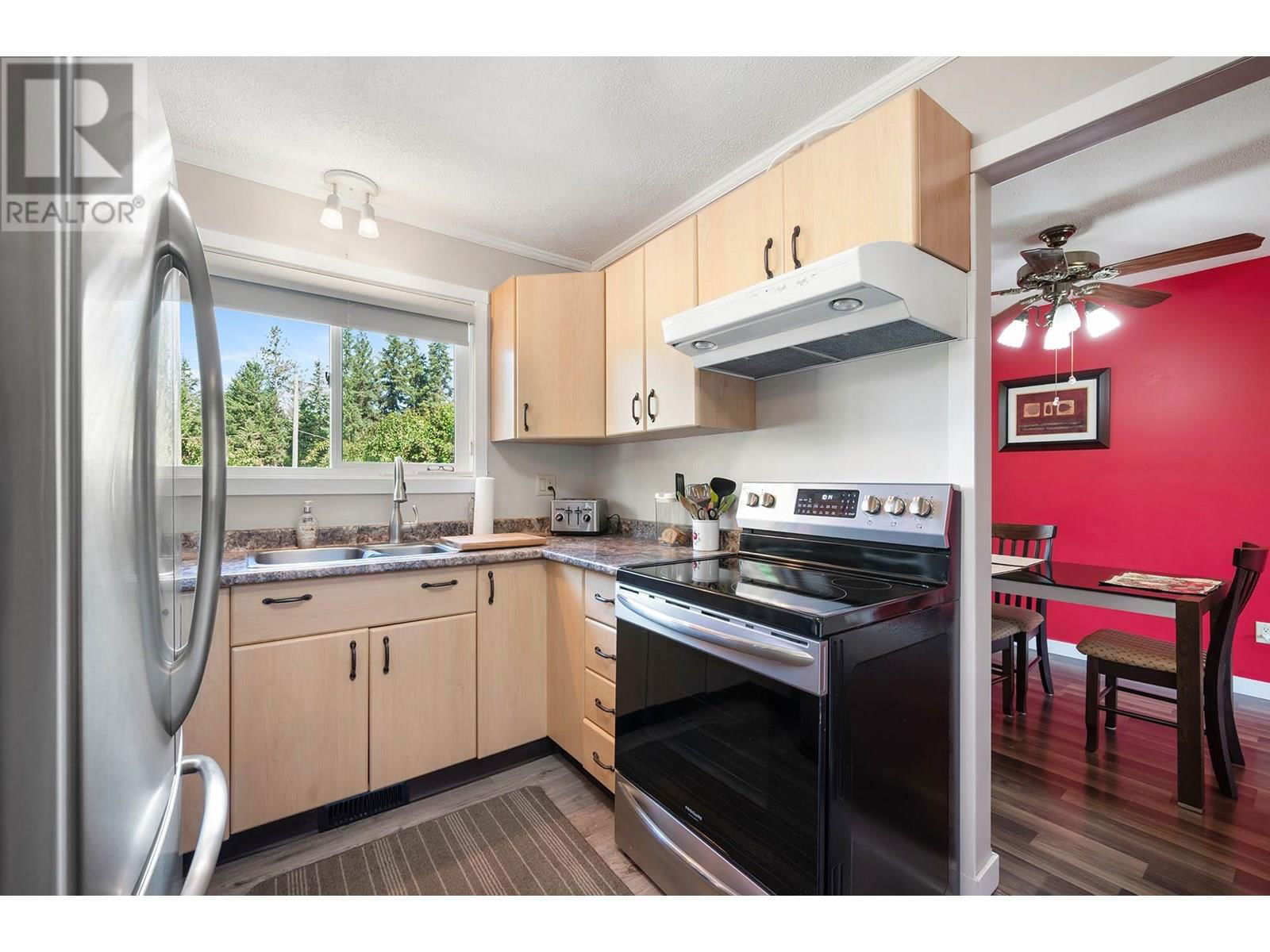 629 BARRIERE LAKES ROAD Image 7