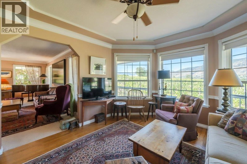 Image #1 of Business for Sale at 97, Oliver, British Columbia