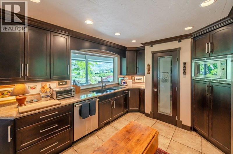 Image #1 of Business for Sale at 97, Oliver, British Columbia