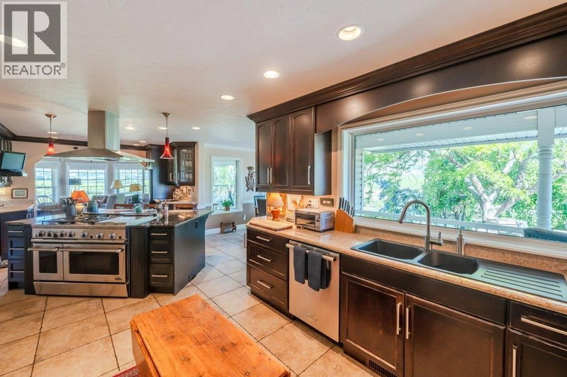 Image #1 of Business for Sale at 97, Oliver, British Columbia