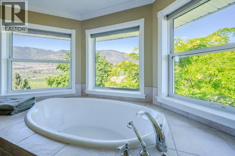 Image #1 of Business for Sale at 97, Oliver, British Columbia