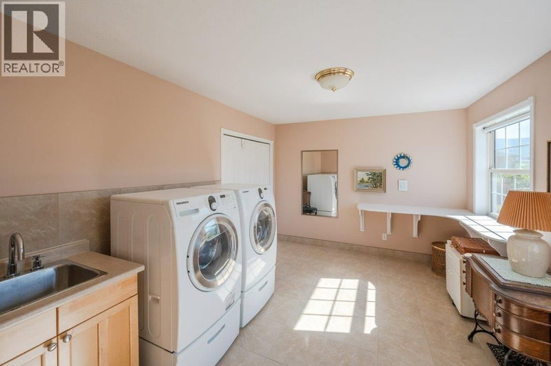 Image #1 of Business for Sale at 97, Oliver, British Columbia