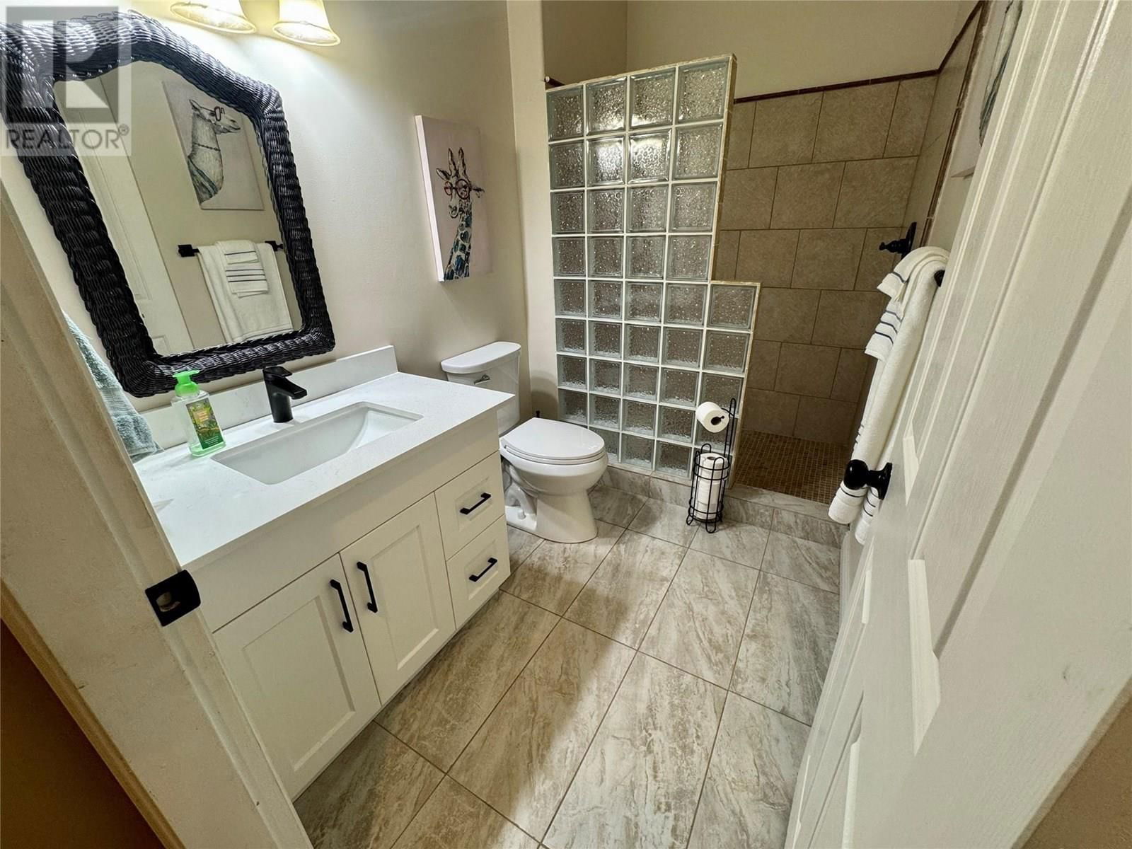 5165 MORRISON CRESCENT Image 41
