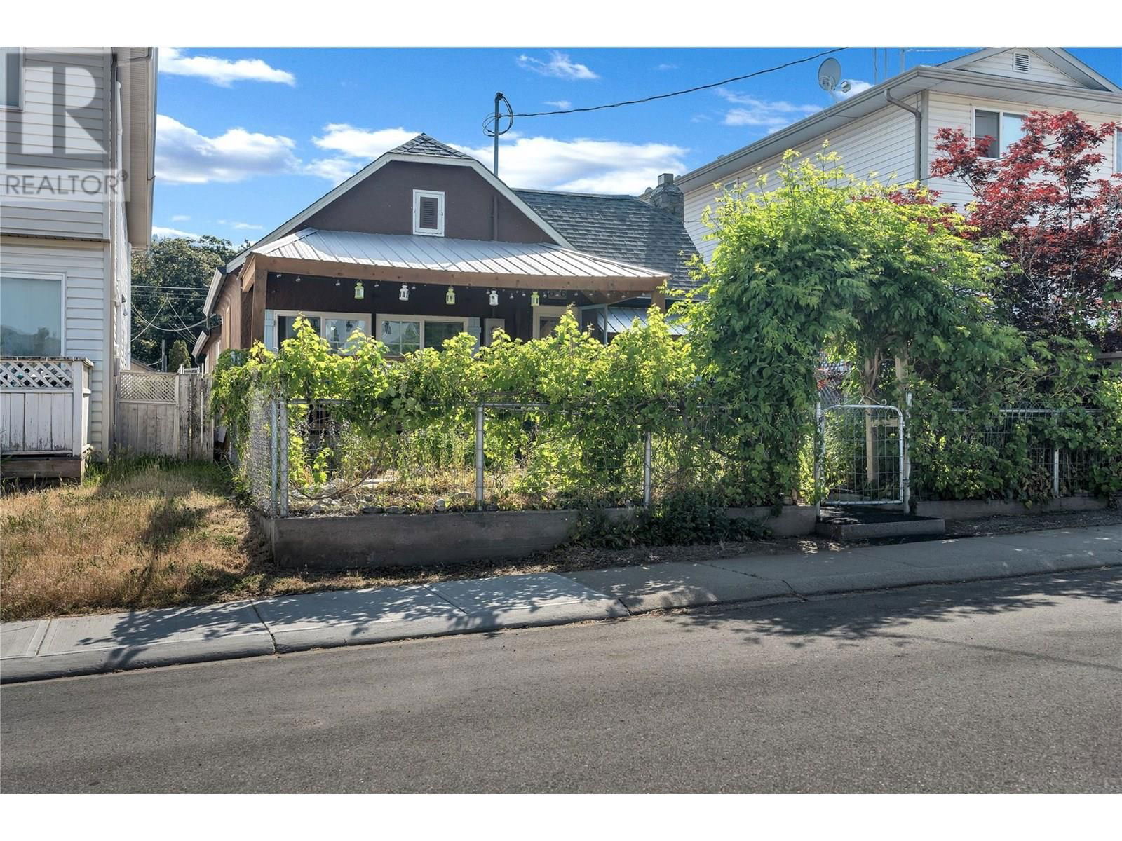 616 BURNS STREET Image 37