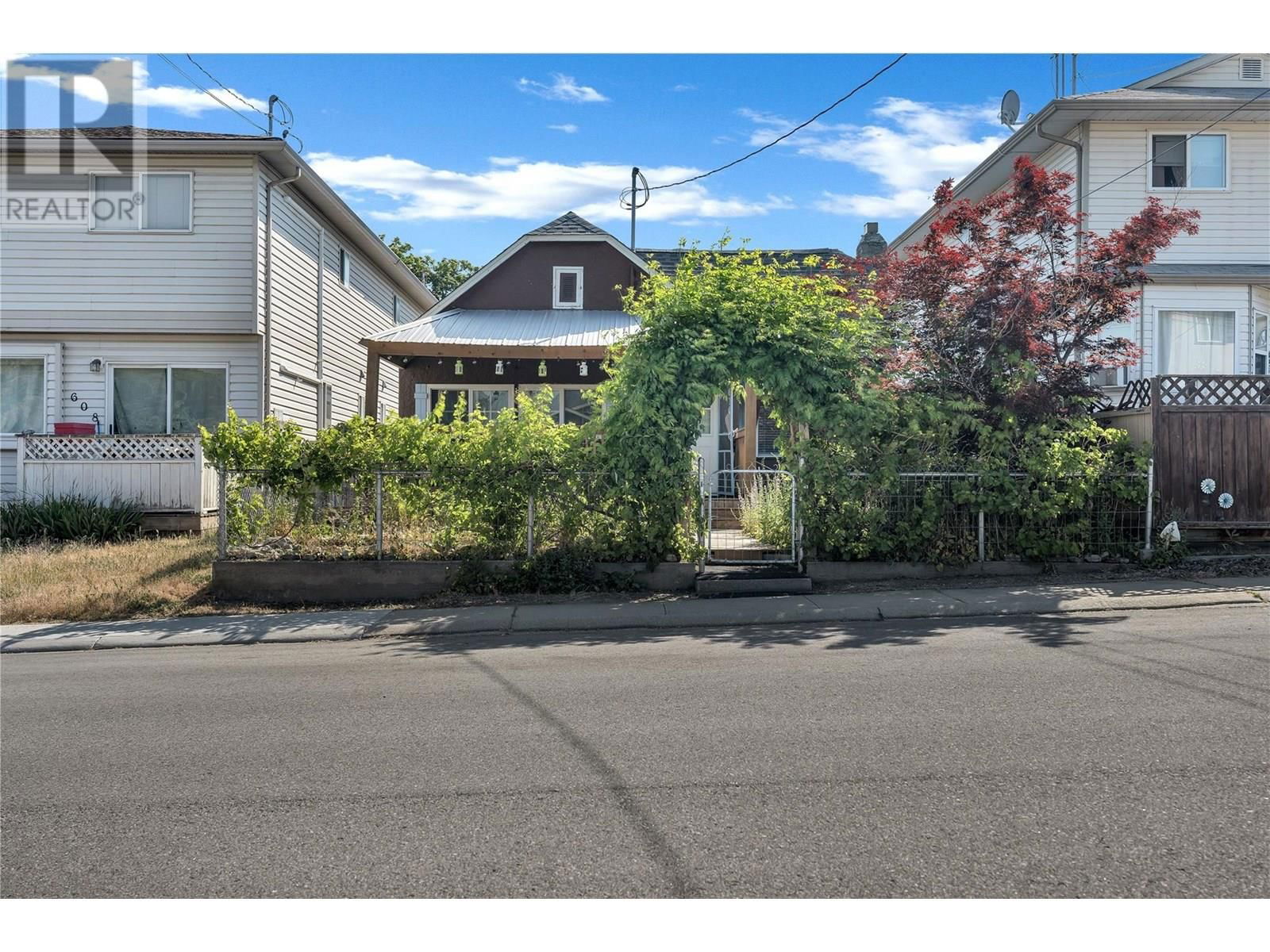 616 BURNS STREET Image 38