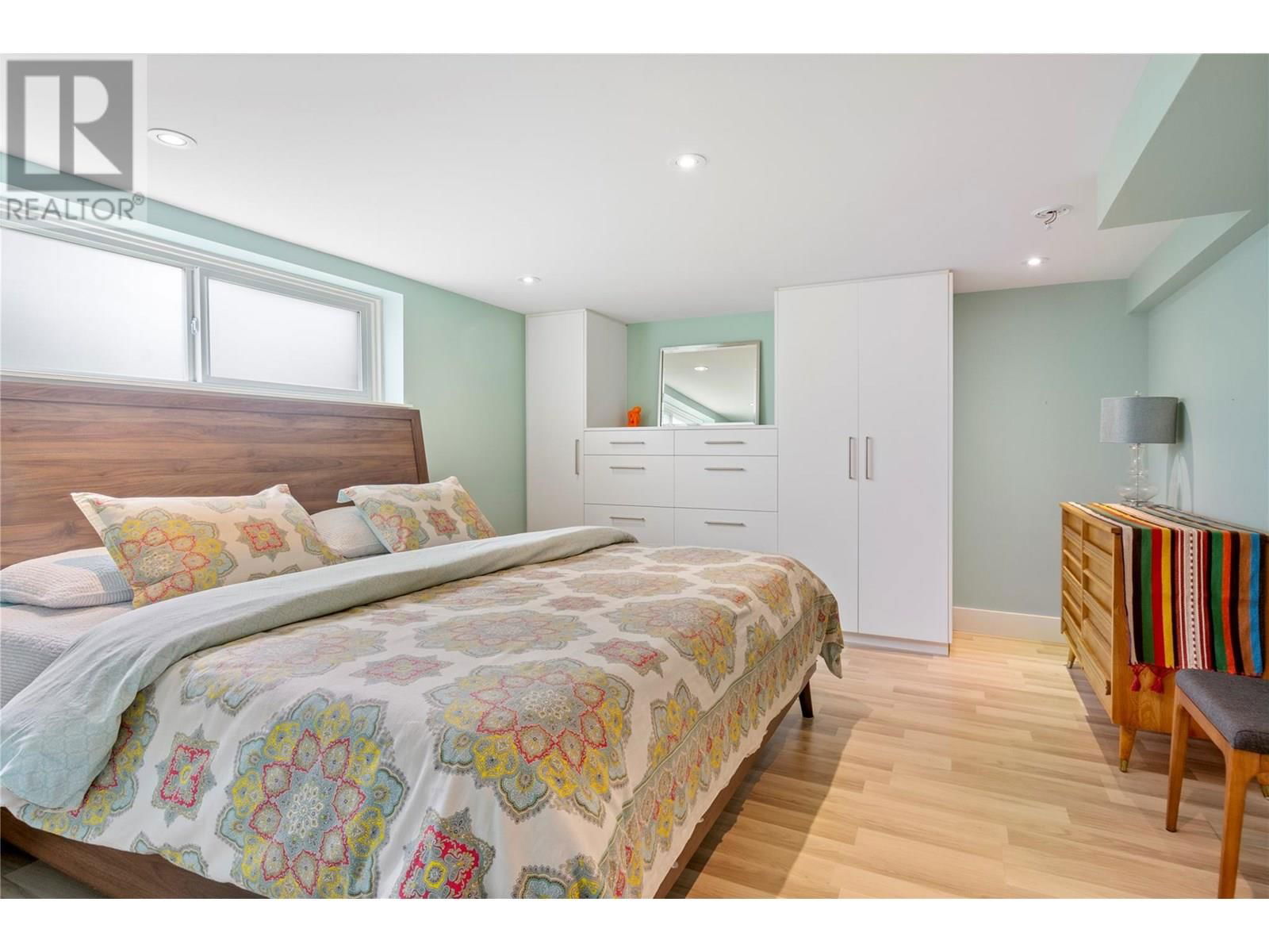 403 WINDSOR AVENUE Image 17