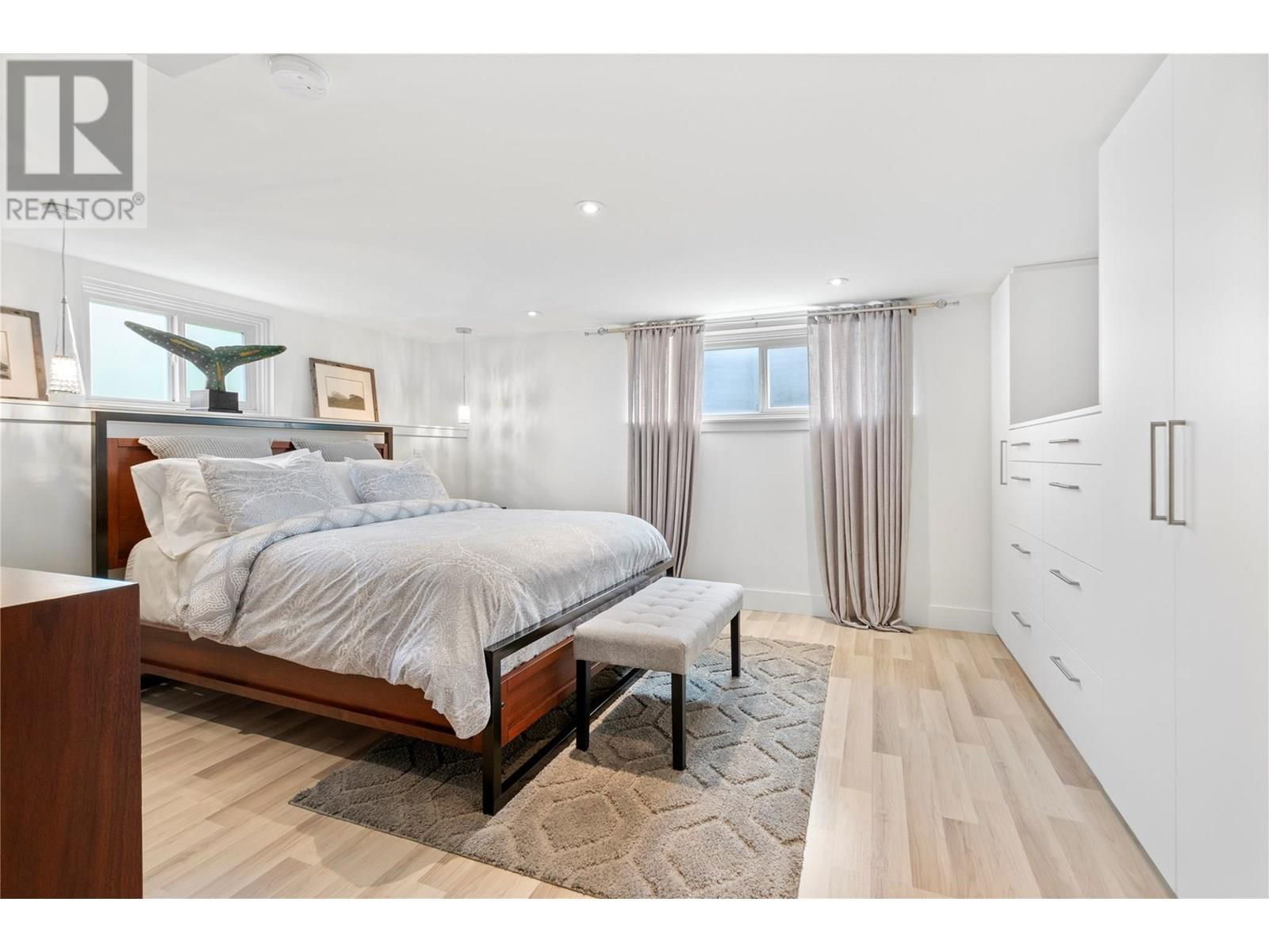 403 WINDSOR AVENUE Image 28