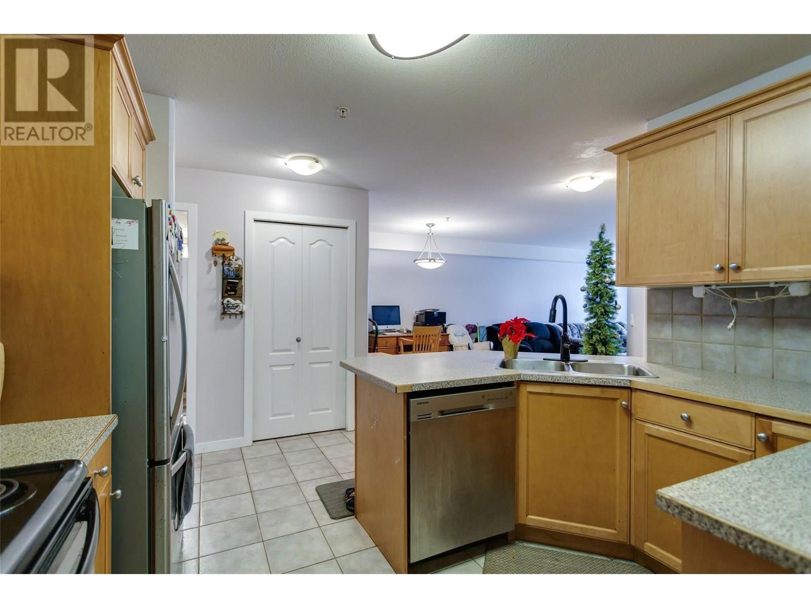 113 - 260 FRANKLYN ROAD Image 10
