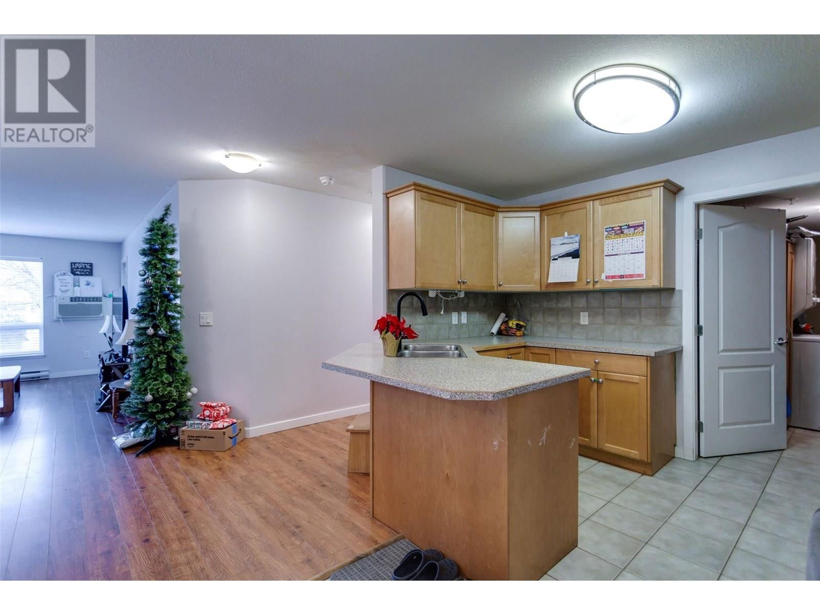 113 - 260 FRANKLYN ROAD Image 7