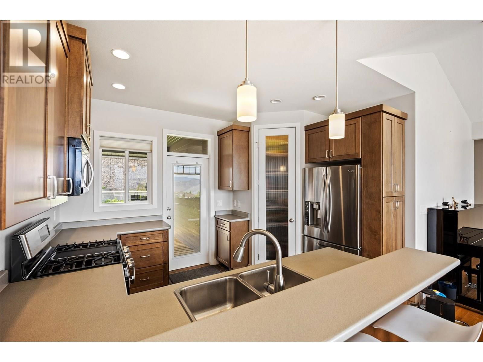 2201 LINFIELD DRIVE Image 12