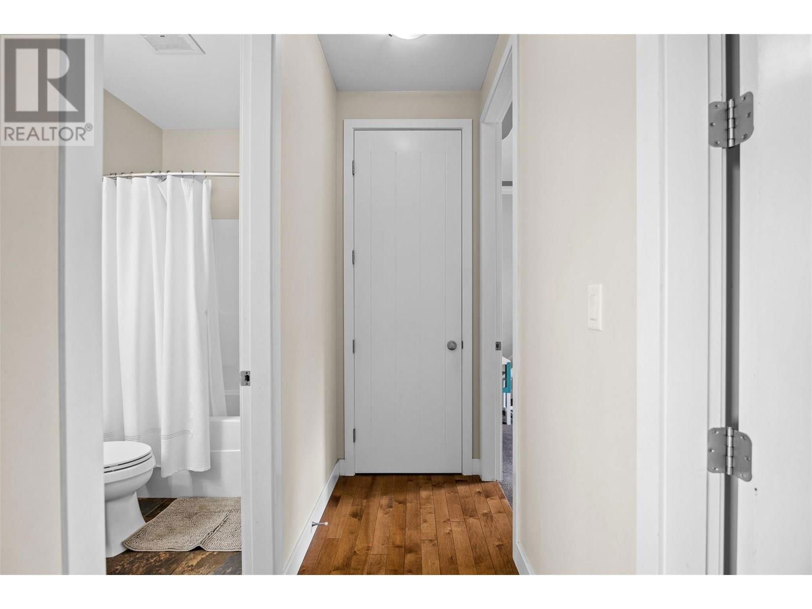 2201 LINFIELD DRIVE Image 23