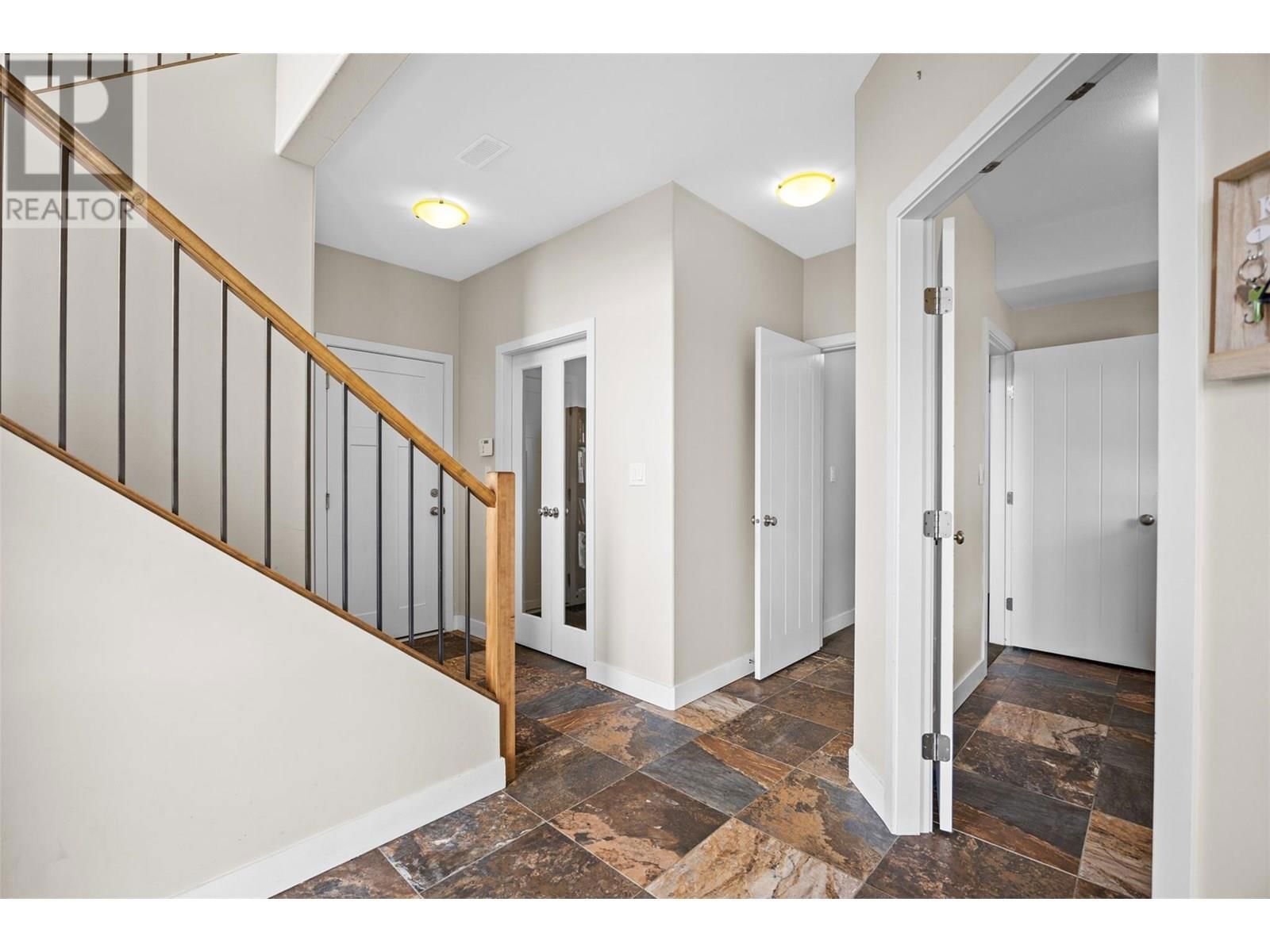 2201 LINFIELD DRIVE Image 30