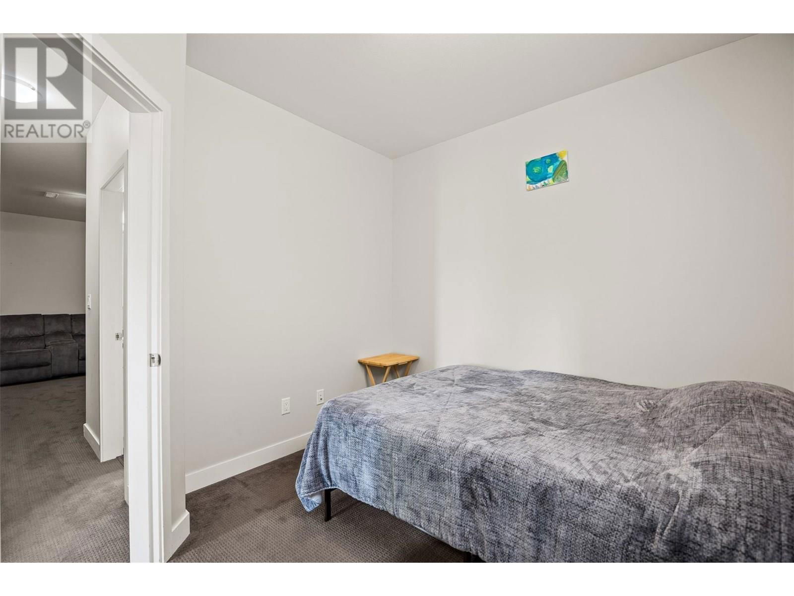 2201 LINFIELD DRIVE Image 34