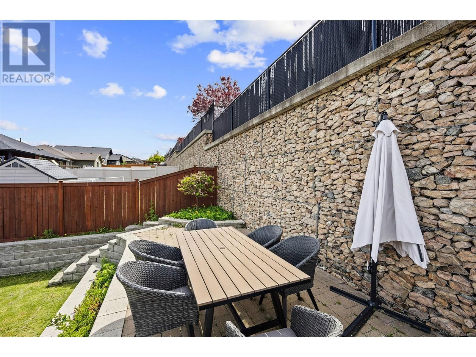2201 LINFIELD DRIVE Image 47