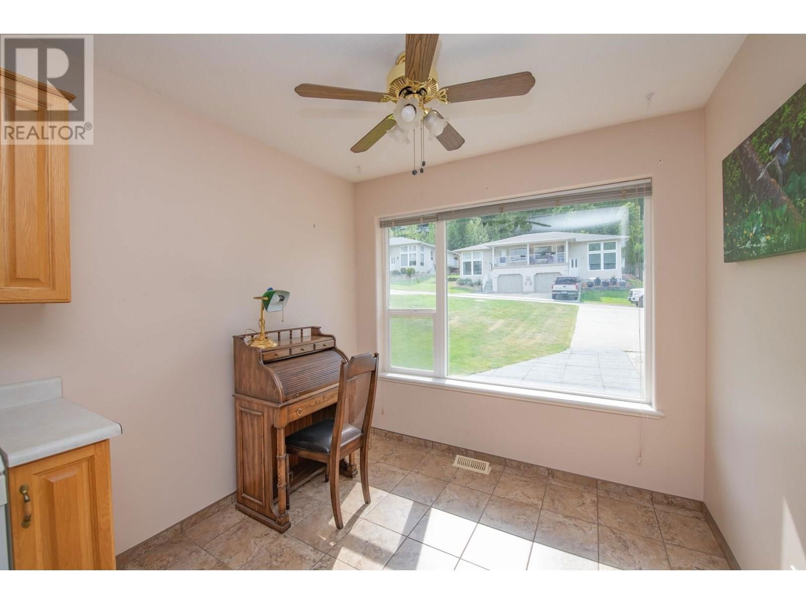 57 - 2675 PINE AVENUE Image 14
