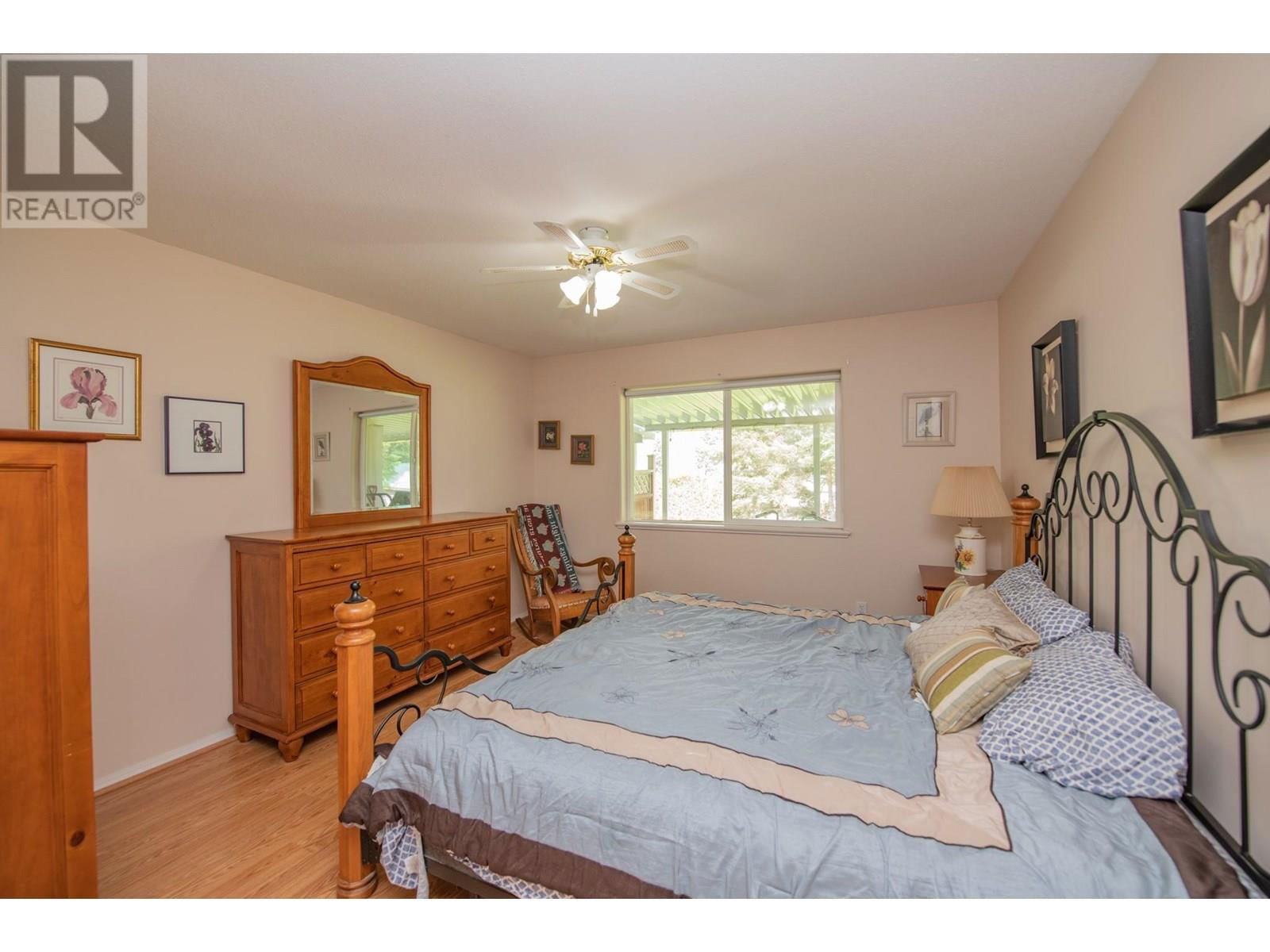 57 - 2675 PINE AVENUE Image 16