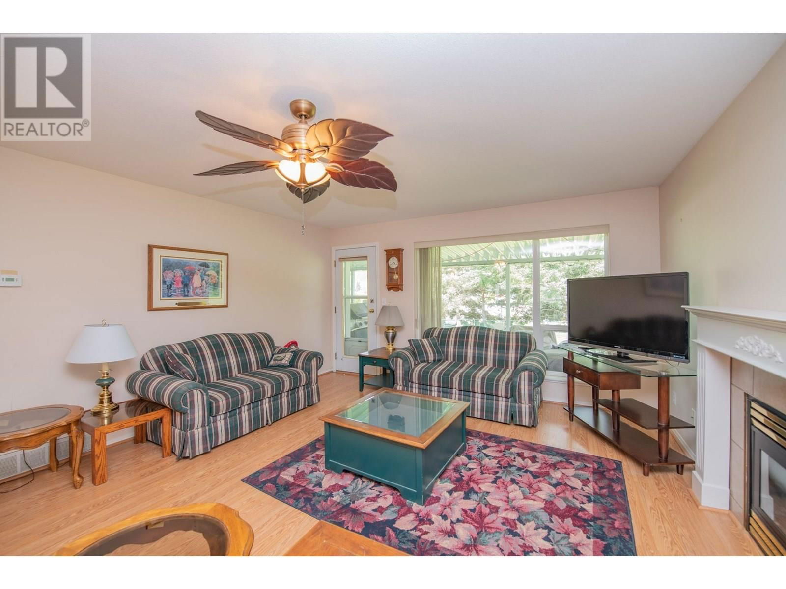 57 - 2675 PINE AVENUE Image 2