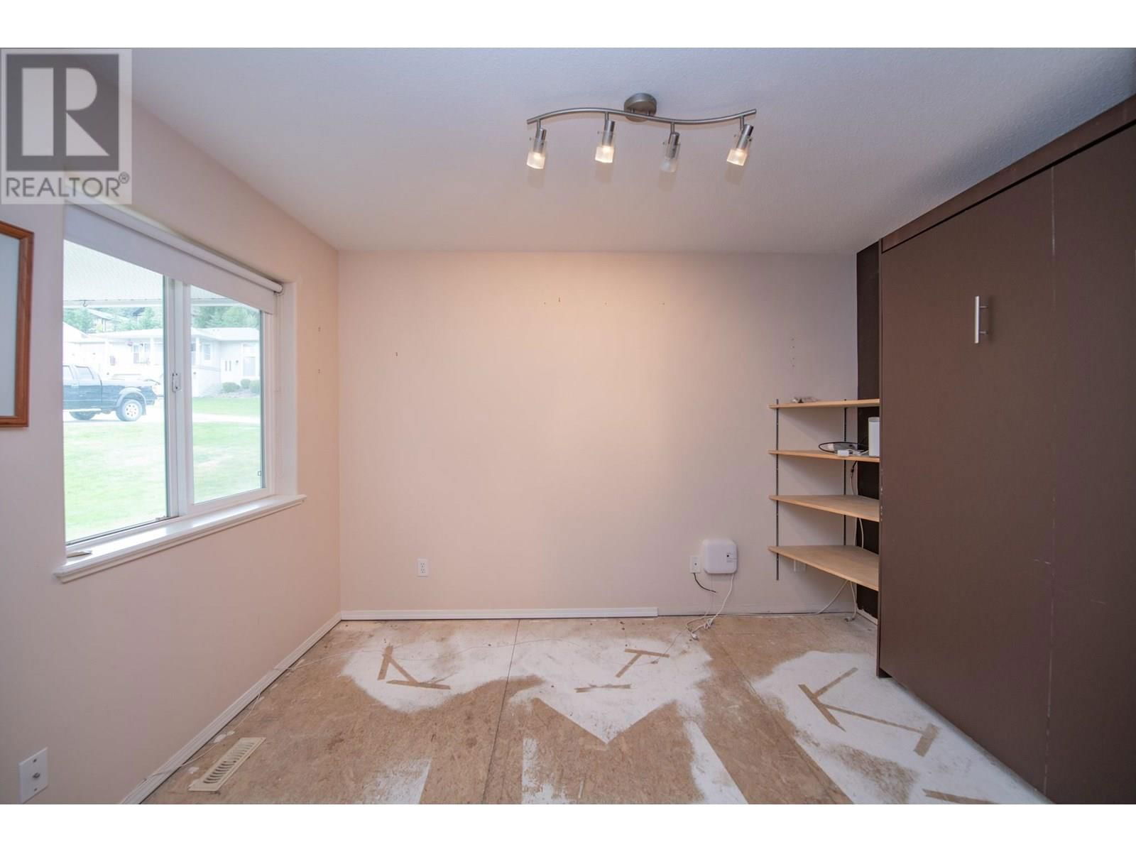 57 - 2675 PINE AVENUE Image 21
