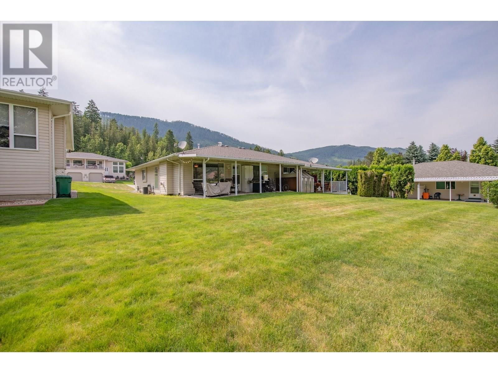 57 - 2675 PINE AVENUE Image 33