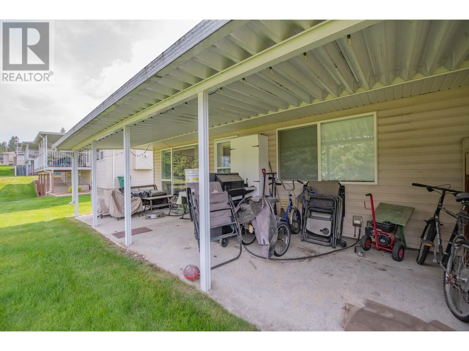 57 - 2675 PINE AVENUE Image 36