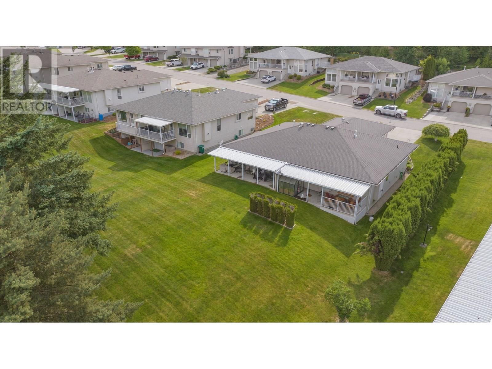 57 - 2675 PINE AVENUE Image 44