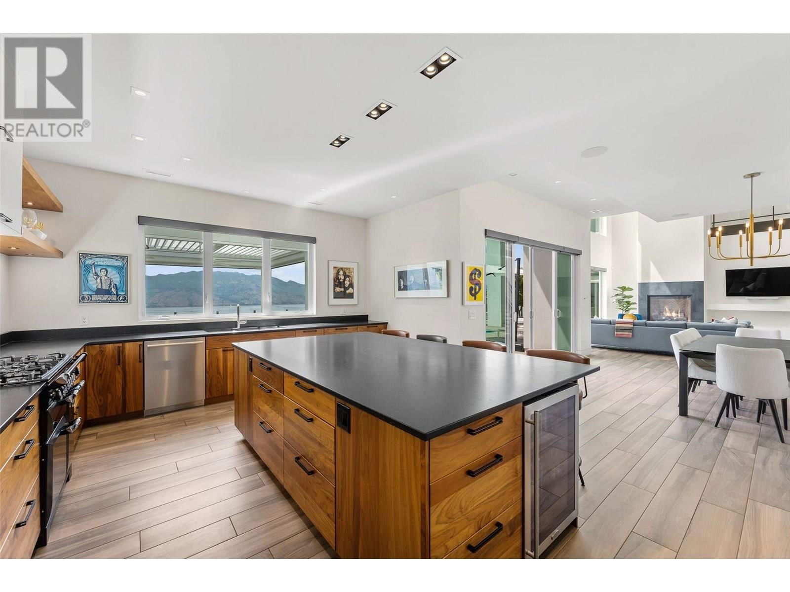 1384 PINOT NOIR DRIVE Image 27
