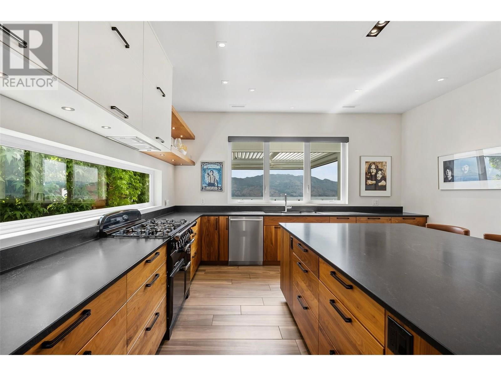 1384 PINOT NOIR DRIVE Image 28