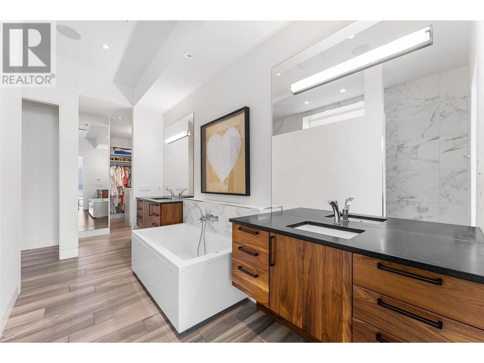 1384 PINOT NOIR DRIVE Image 42