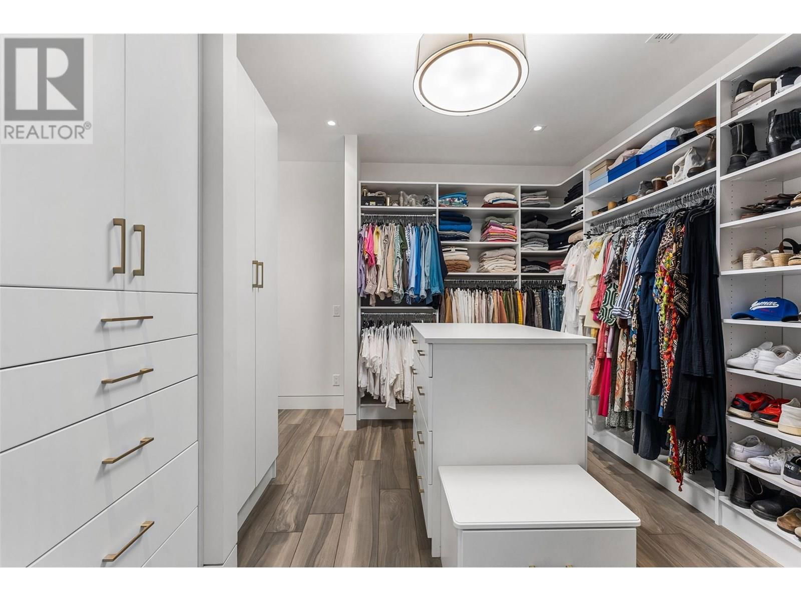 1384 PINOT NOIR DRIVE Image 46