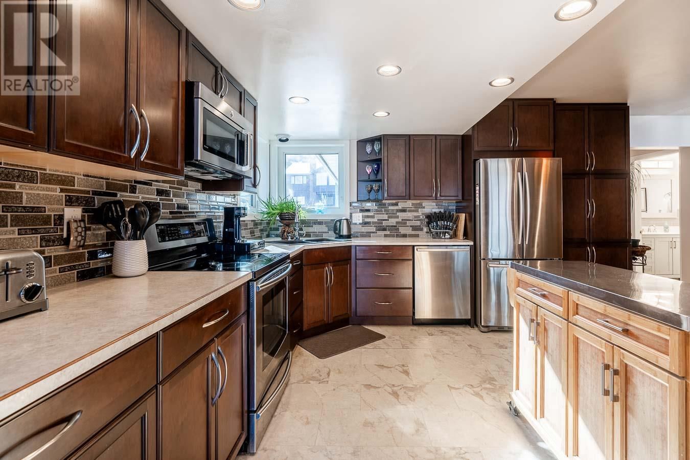 396 GLENEAGLES DRIVE Image 18