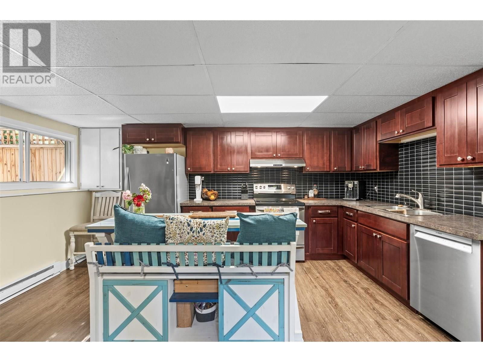 2691 ROSEDALE PLACE Image 10
