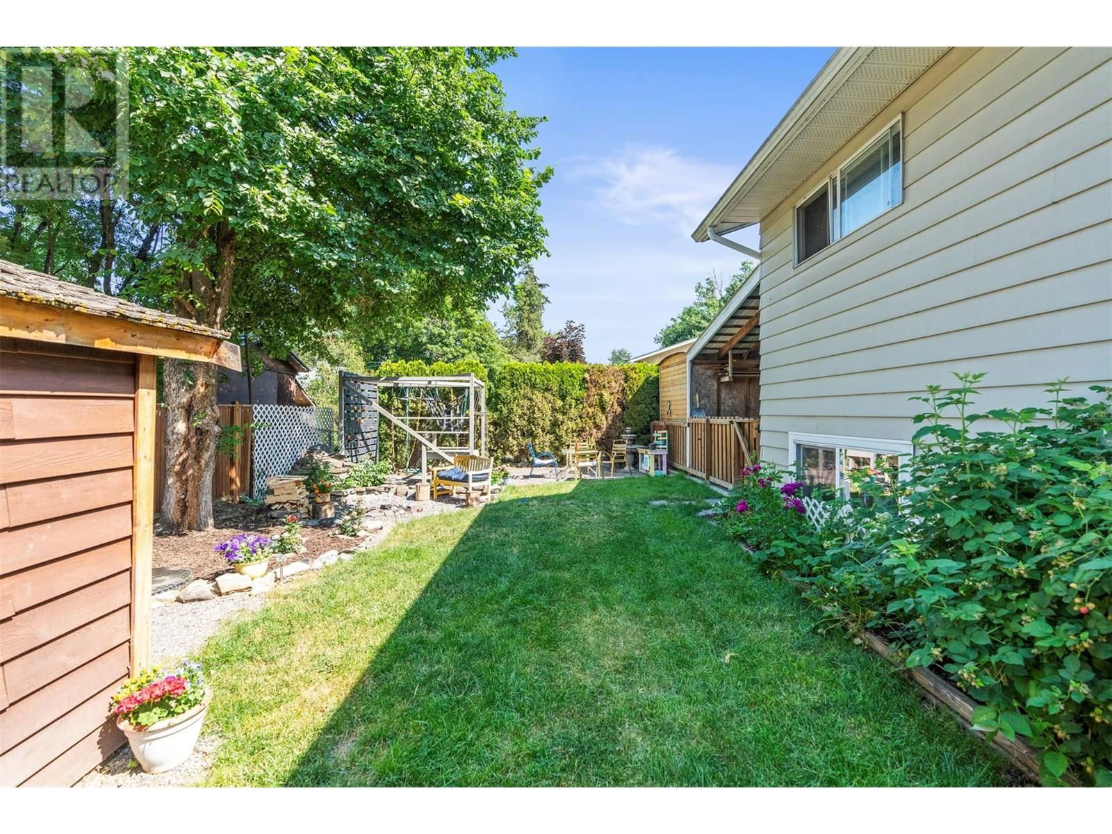 2691 ROSEDALE PLACE Image 25